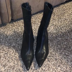 Short black pointed toe boots